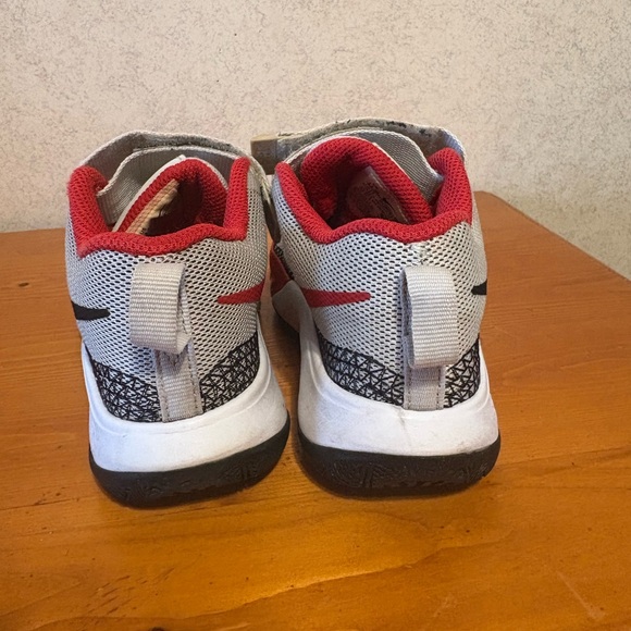 Nike Kids Boys Kyrie Flytrap Red and Gray Sneakers - Picture 4 of 8